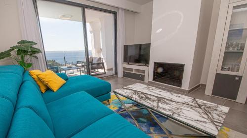 Blue Suites B5-203