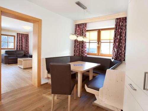 Posezení v ubytování Apartment Wald im Pinzgau near Ski Lift
