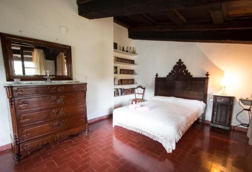 Posteľ alebo postele v izbe v ubytovaní Catalunya Casas Heavenly Haven for 16 pax , 30km from Barcelona!