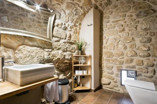 Koupelna v ubytování Catalunya Casas Fabulous Villa for 28 with Heated Pool