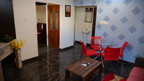 Ruang duduk di The Ventura Grand Hotel