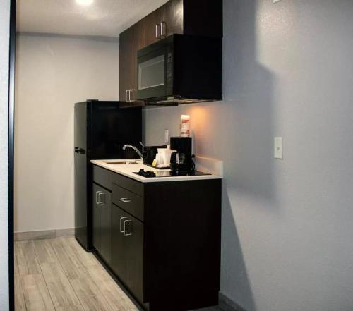 Suburban Studios – Photos 3