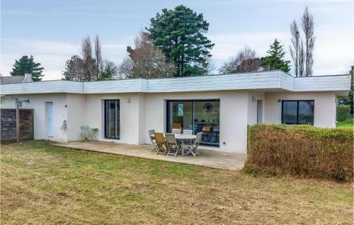 Stunning home in Locquierec with WiFi and 3 Bedrooms