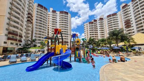 Bazén v ubytování Wyndham Olímpia Royal Hotels nebo v jeho okolí