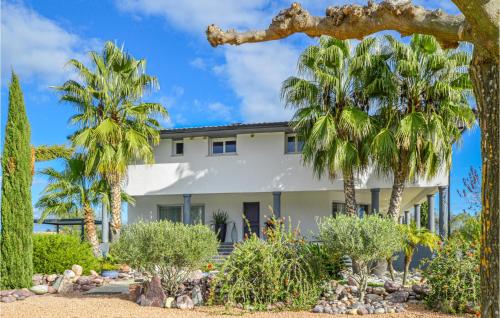 Lovely Apartment In Ghisonaccia