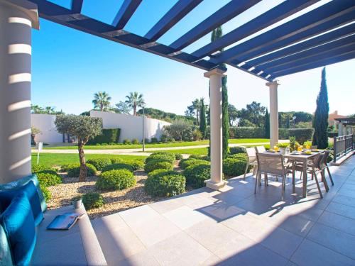 Apartment Pine Hills Pérola by Interhome