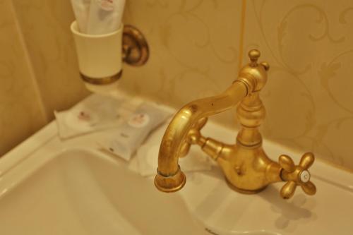 Un baño de Hotel Fortetsya Hetmana