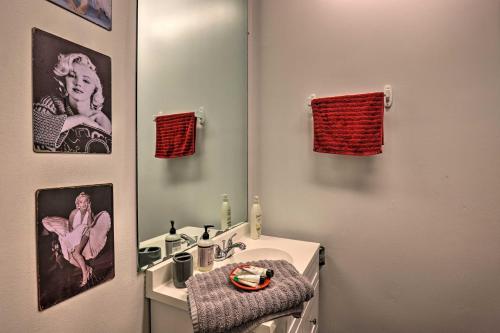 Kylpyhuone majoituspaikassa Upstate New York Studio Rental - Pet Friendly