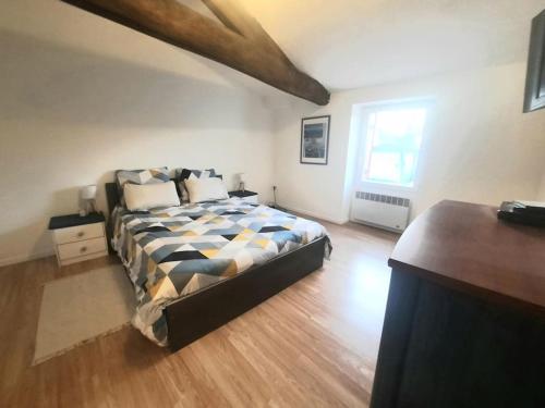 Zdjęcie z galerii obiektu Maison chaleureuse avec jardinet & parking gratuit w mieście Eymet
