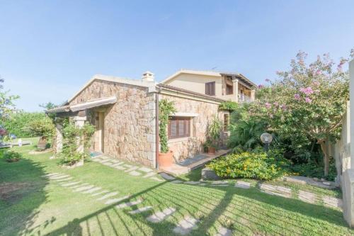 near the beach-central-quiet-holiday home