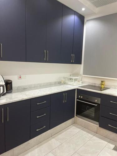 Una cocina o cocineta en مزرعه فلج المعلا