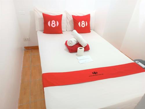 Una cama o camas en una habitación de 8Hostel