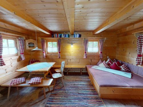 Ruang duduk di Chalet in Wildkogel near Ski Slopes