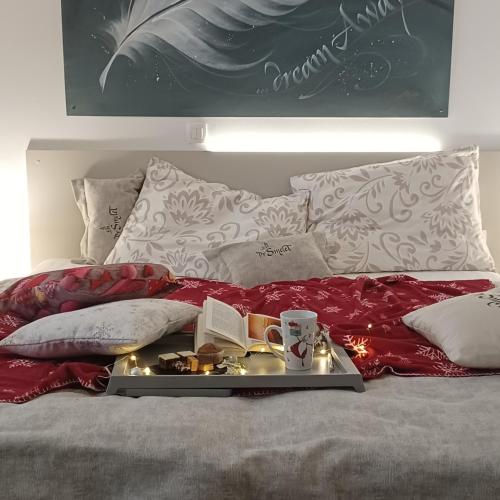 Ένα ή περισσότερα κρεβάτια σε δωμάτιο στο Apartmaji Pr Smolet