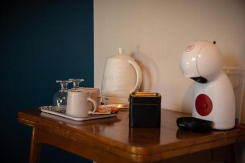 Tiện nghi pha trà/cà phê tại PAUSE NATURE SORBAIS Chambre avec salle de bain privative, entrée indépendante et arrivée autonome