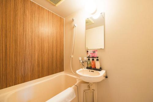 Ένα μπάνιο στο HOTEL RELIEF Namba Daikokuchou
