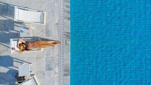 Kolam renang di atau dekat dengan Goudelis Apartments