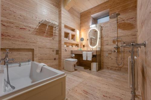 Un baño de Palazzo Bifora