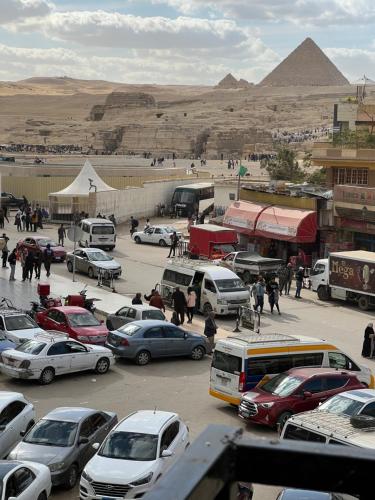 صورة لـ PYRAMIDS TOP IN في القاهرة