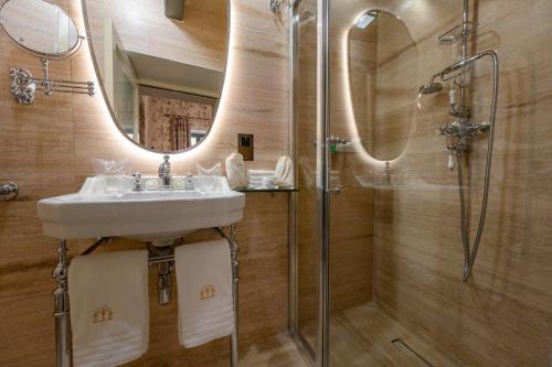 Un baño de Palazzo Bifora