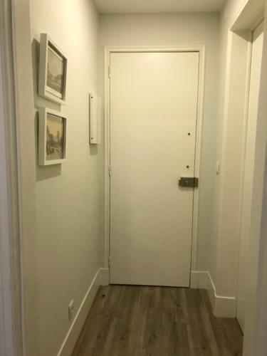 Romantic 1 Bedroom Apartment at Roma Avenue - 1C