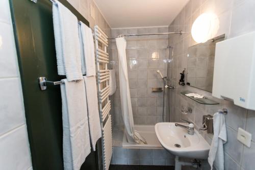 Koupelna v ubytování Hotel Landhaus