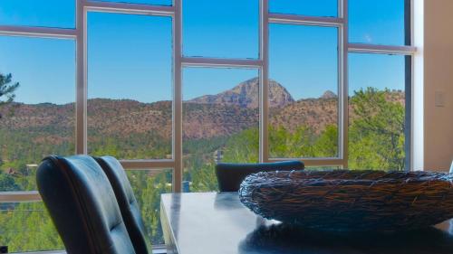 Walk 2 Trails! Pet Friendly! Stunning Views! – Photos 3