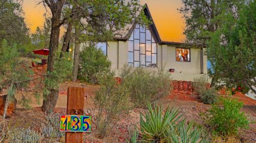 Walk 2 Trails! Pet Friendly! Stunning Views! – Photos 2