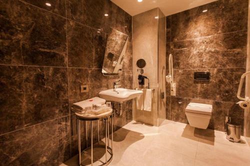 Bagno di Holiday Inn Kayseri - Duvenonu by IHG