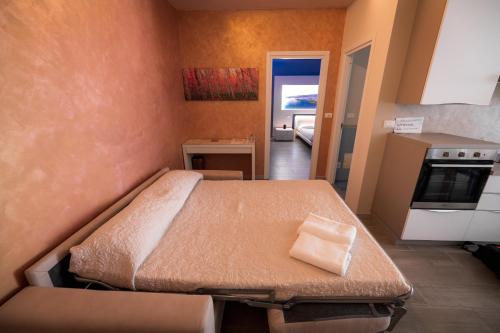 Η κουζίνα ή μικρή κουζίνα στο Garda Fantasy Apartment - JACUZZI