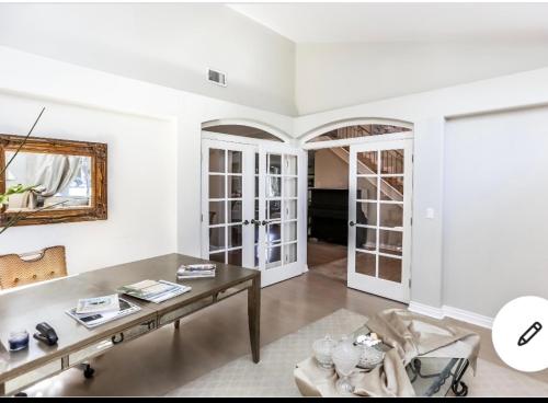 Shabby chic abode in Los Angeles ca – Photos 3