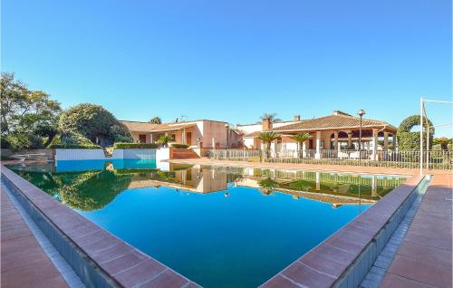 Awesome Home In Ispica With 4 Bedrooms, Wifi And Private Swimming Pool