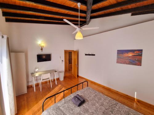 Кровать или кровати в номере Mountains Retreat Rooms & Suites