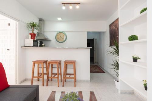 Bright beachfront apartment