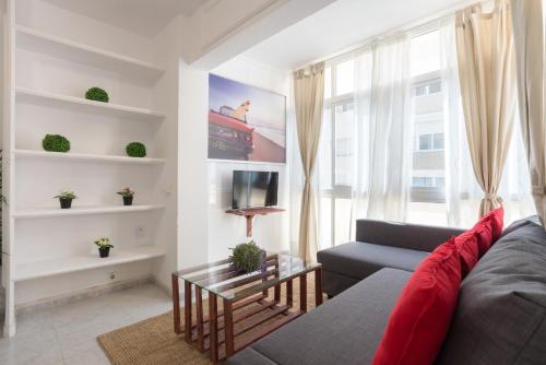 Bright beachfront apartment