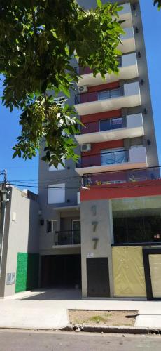 Το κτήριο όπου στεγάζεται  το διαμέρισμα