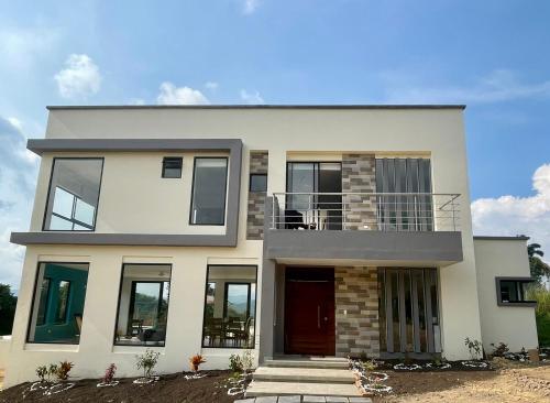 アナポイマにあるLa finca Luxury Houseの家屋造り
