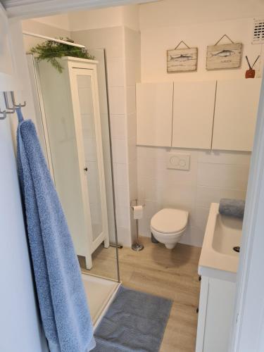 A bathroom at Ensor 1 - centrum Oostende