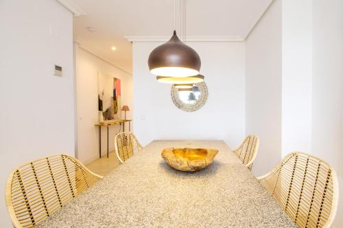Fotografia z galérie ubytovania Beautiful apartment with seaview, garden and pool v destinácii Estepona