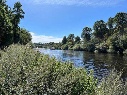 Calm Cosy House with Beautiful Riverside Walk to Centre photo 60