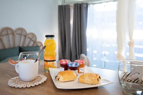 Makanan di atau berdekatan apartmen