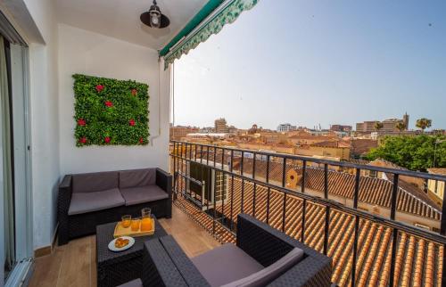 Stylish Apartment in Málaga Centro - Balcony and City View