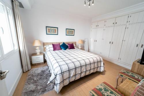 2BDR NEW BRIGHT APARTMENT IN PUERTO BANUS