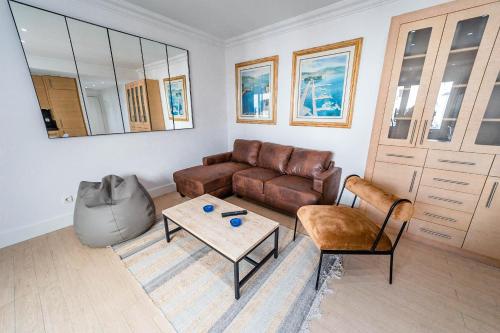 2BDR NEW BRIGHT APARTMENT IN PUERTO BANUS