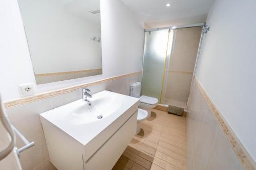 2BDR NEW BRIGHT APARTMENT IN PUERTO BANUS