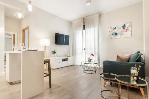 Cozy apartment with parking in the center by REMS