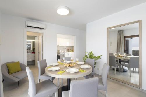 Villa Femes by Villa Plus