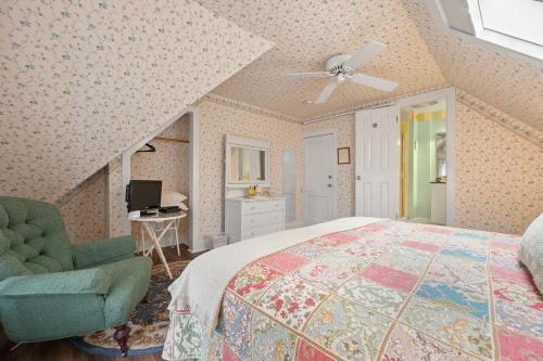 Katil atau katil-katil dalam bilik di Brook Farm Inn