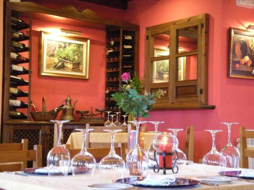 Restaurant o un lloc per menjar a Hotel Alcadima