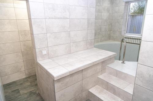Un baño de Готель «На Кронштадській»